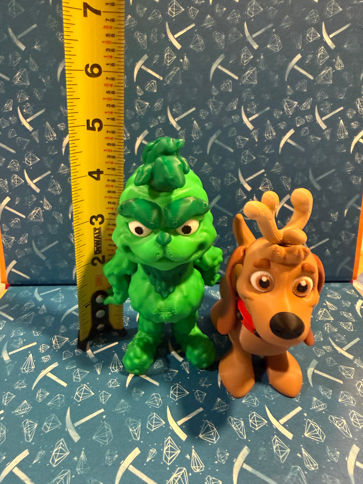 Grinch & Max articulating, 3-D printed models pair
