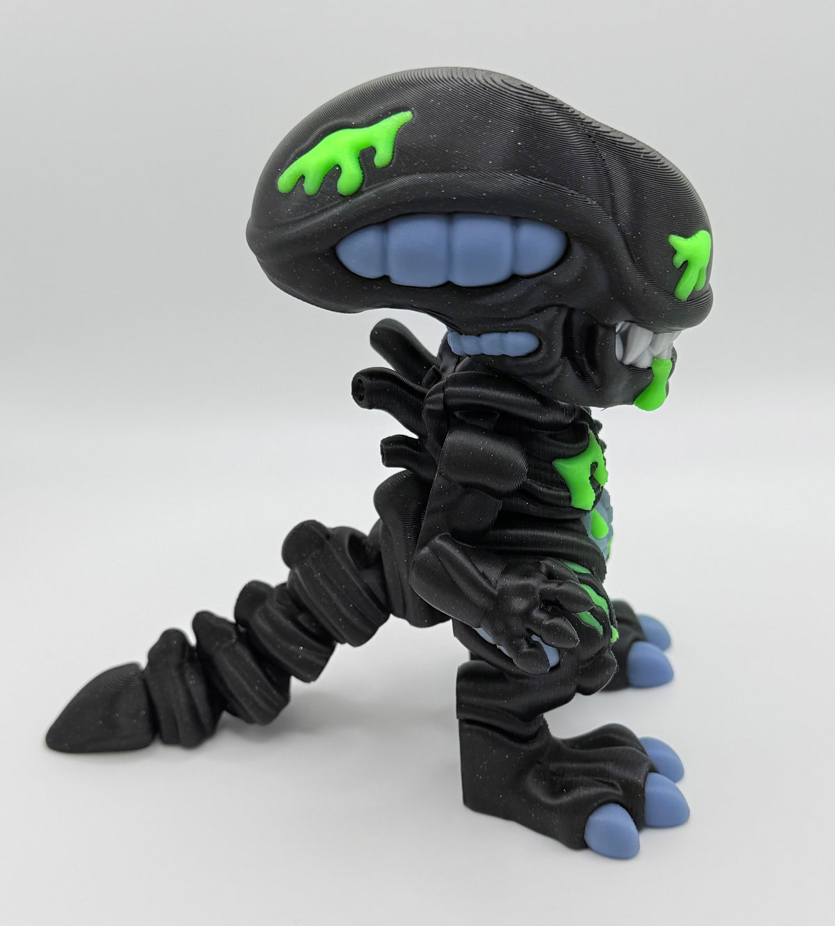 Xenomorph injured 3D printed Flexi – Glow in the dark Saliva & injury’s. SilverTeeth, 4” Tall