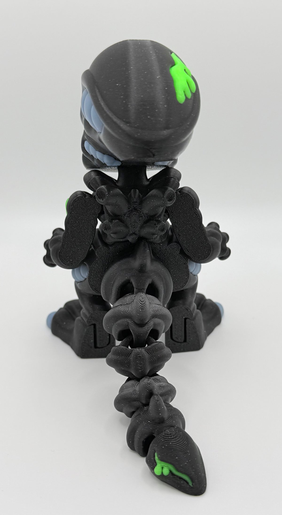 Xenomorph injured 3D printed Flexi – Glow in the dark Saliva & injury’s. SilverTeeth, 4” Tall