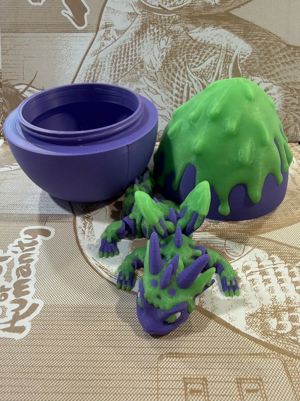 Baby Slim Dragon with egg Glow
