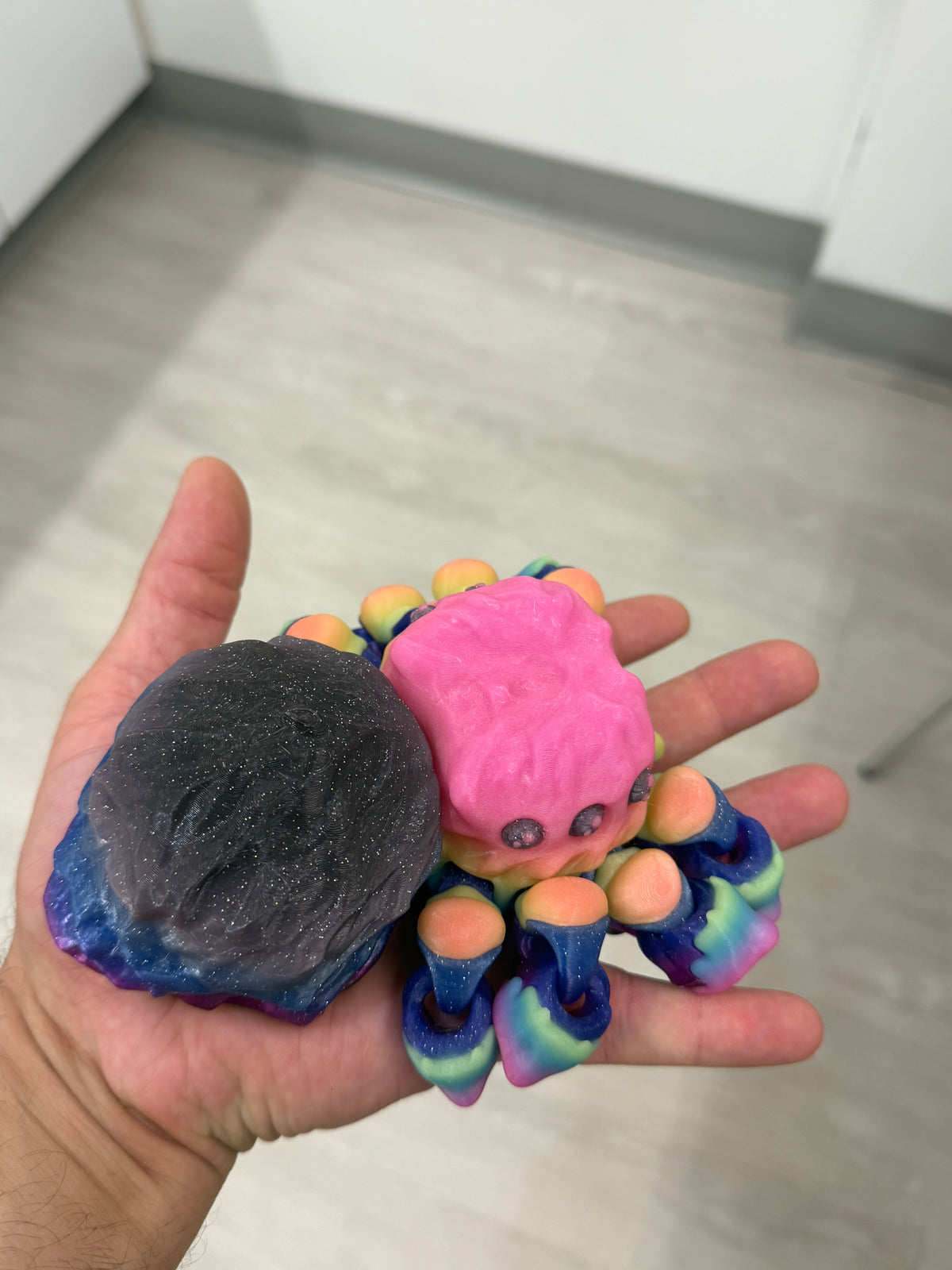 Large Jumping Spider Flexi – Glow in the Dark, 10 Magnets