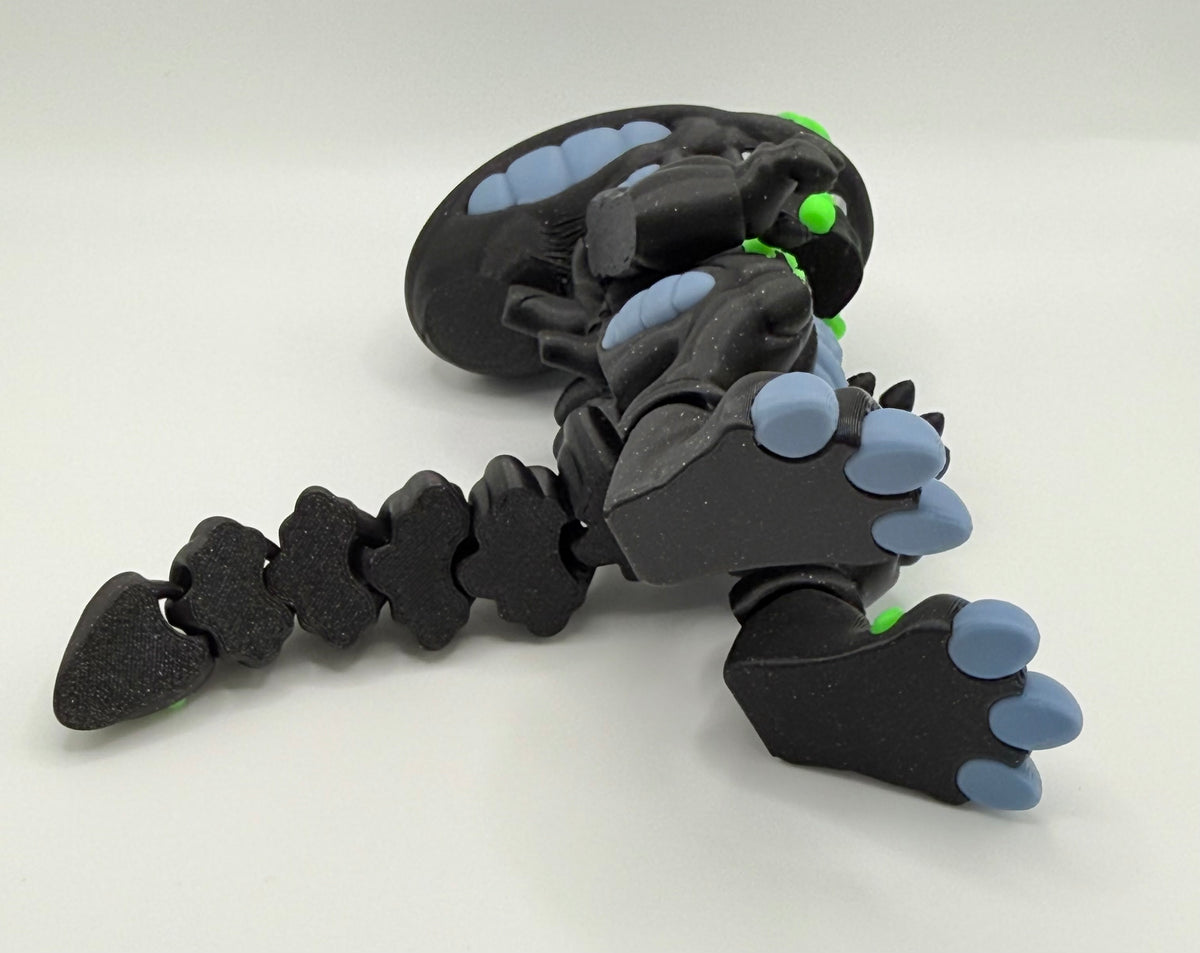 Xenomorph injured 3D printed Flexi – Glow in the dark Saliva & injury’s. SilverTeeth, 4” Tall
